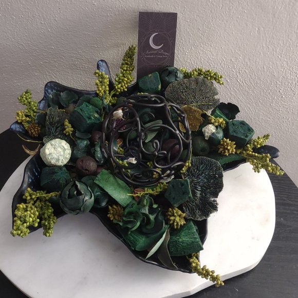 Peony Flower Beeswax Aromatherapy Candle Set w/ Diffuser, Crystals & Potpourri - Picture 12 of 15